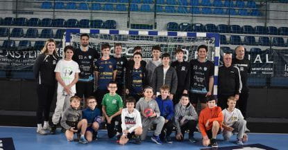 Les joueurs du SRVHB à la rencontre des jeunes licenciés de Val d'Argens